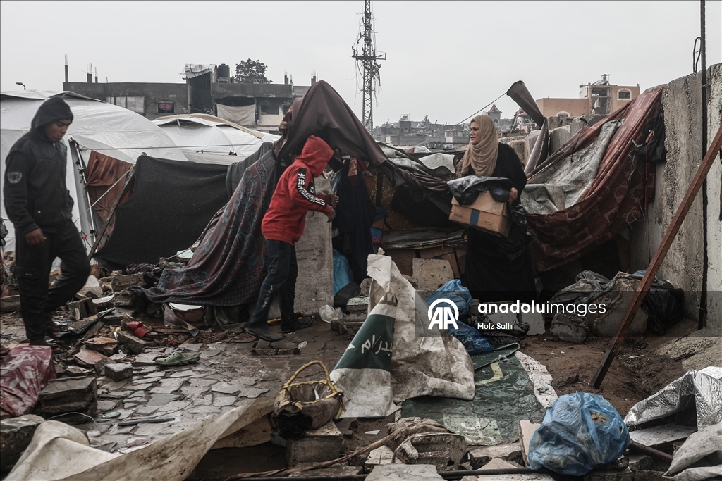 Li Xezeyê ji ber barana zêde bi sedan kon di bin avê de man