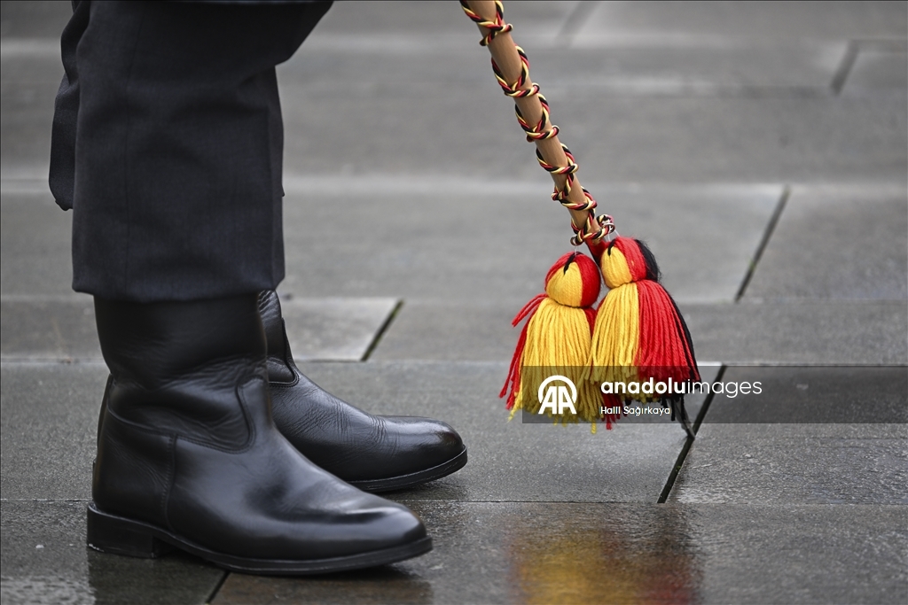 Немецкие солдаты участвуют в официальных церемониях