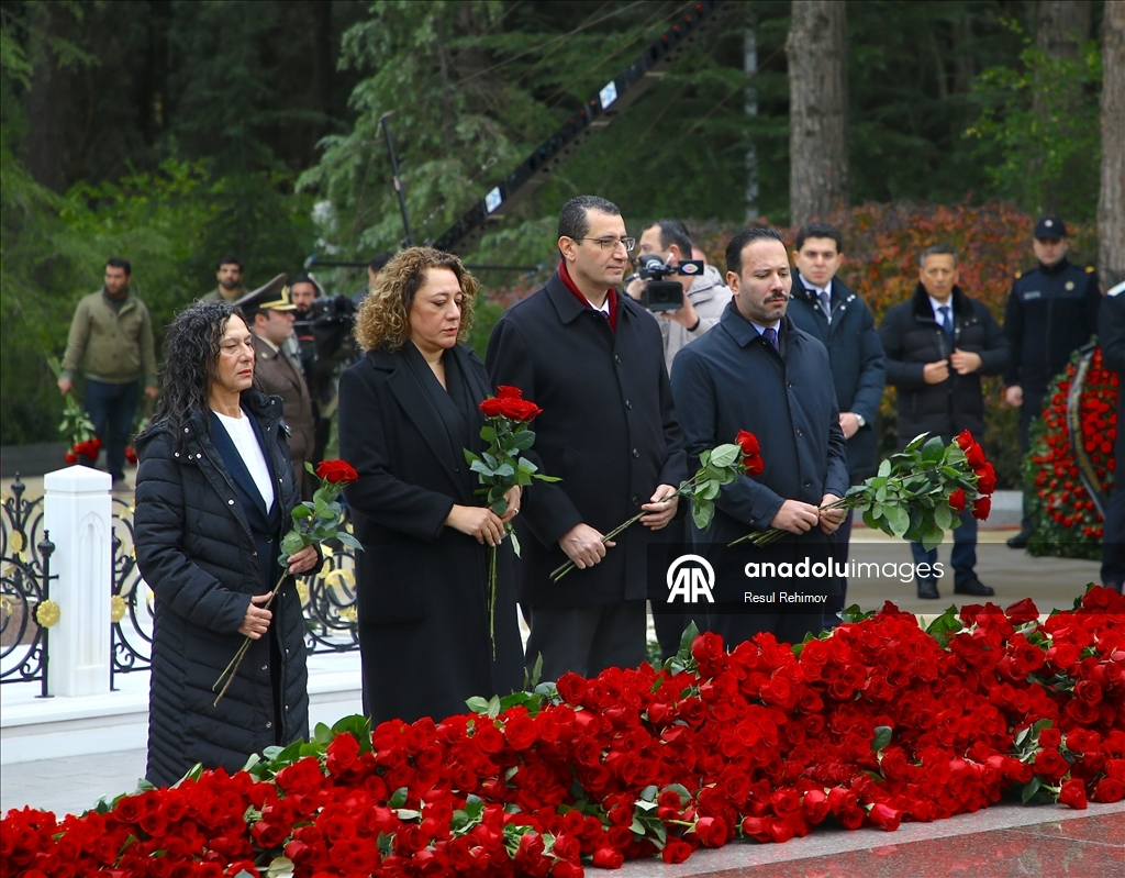 В Азербайджане чтят память общенационального лидера Гейдара Алиева