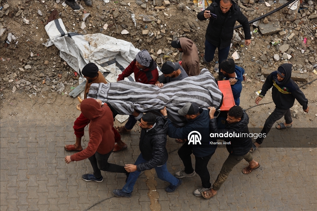 В Газе из-за проливных дождей рухнуло здание