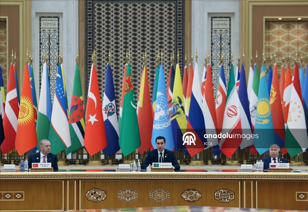 Президент Эрдоган участвует в Международном форуме мира и доверия в Ашхабаде