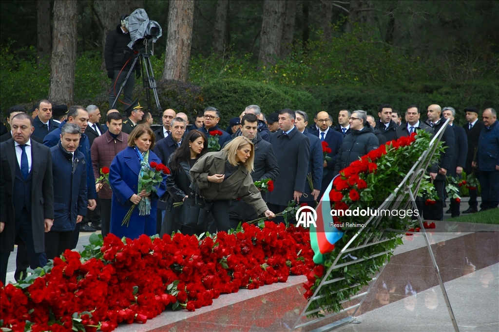 В Азербайджане чтят память общенационального лидера Гейдара Алиева