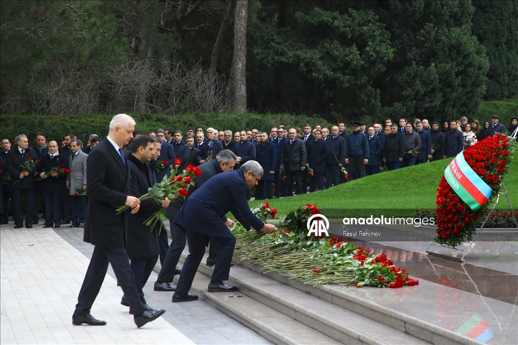 В Азербайджане чтят память общенационального лидера Гейдара Алиева