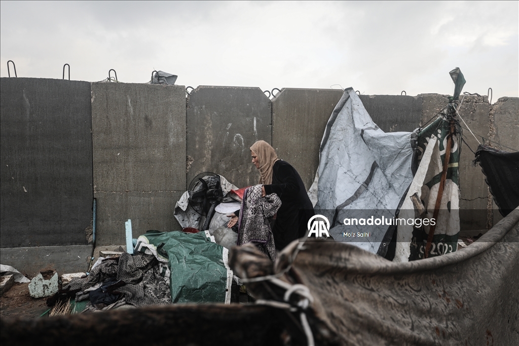 Li Xezeyê ji ber barana zêde bi sedan kon di bin avê de man