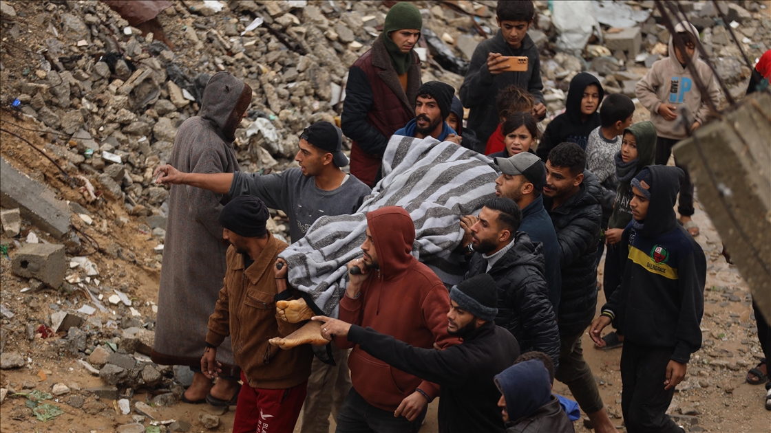 Gazze Şeridi'nde şiddetli yağış nedeniyle çöken binada arama kurtarma çalışmaları sürüyor