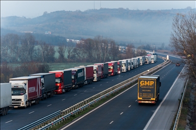На границе Болгарии в Капитан-Андреево образовалась 15-километровая очередь из грузовиков