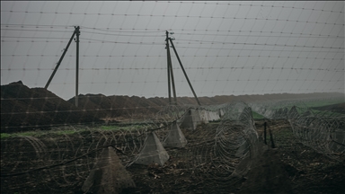 Donbas’ta drone tehditlerine karşı yollara ağ kaplı tüneller kuruldu