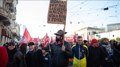 İtalya'da işçiler, hükümetin 2026 bütçe planını protesto için greve gitti