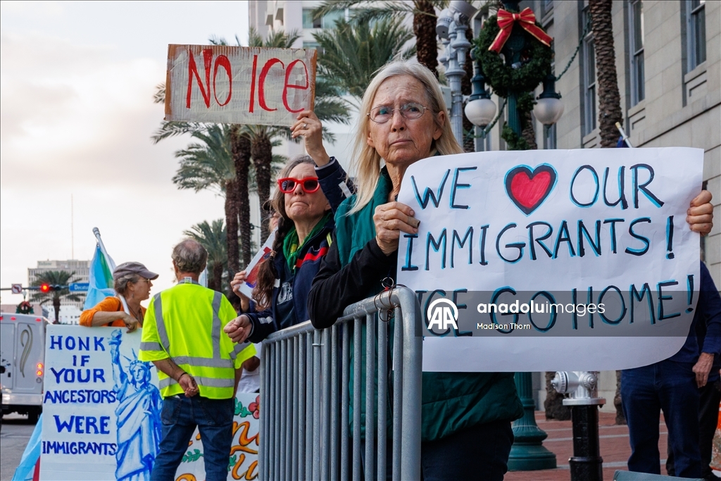 В США прошли протесты против операции по депортации мигрантов «Catahoula Crunch»