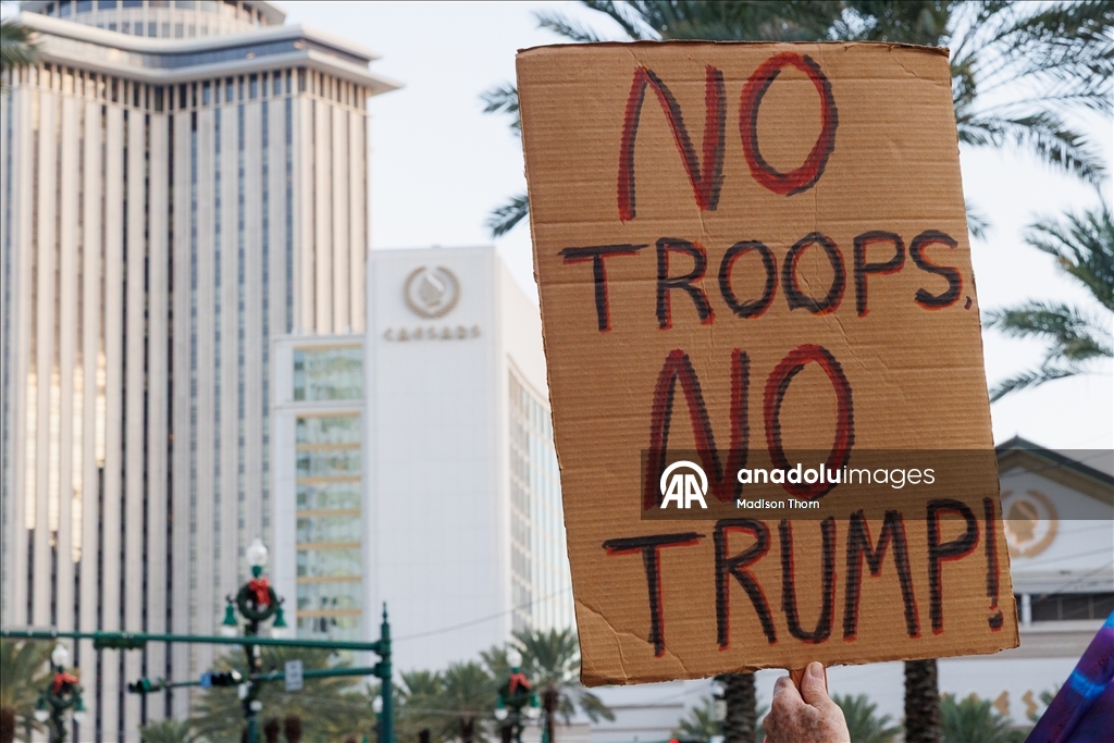 В США прошли протесты против операции по депортации мигрантов «Catahoula Crunch»