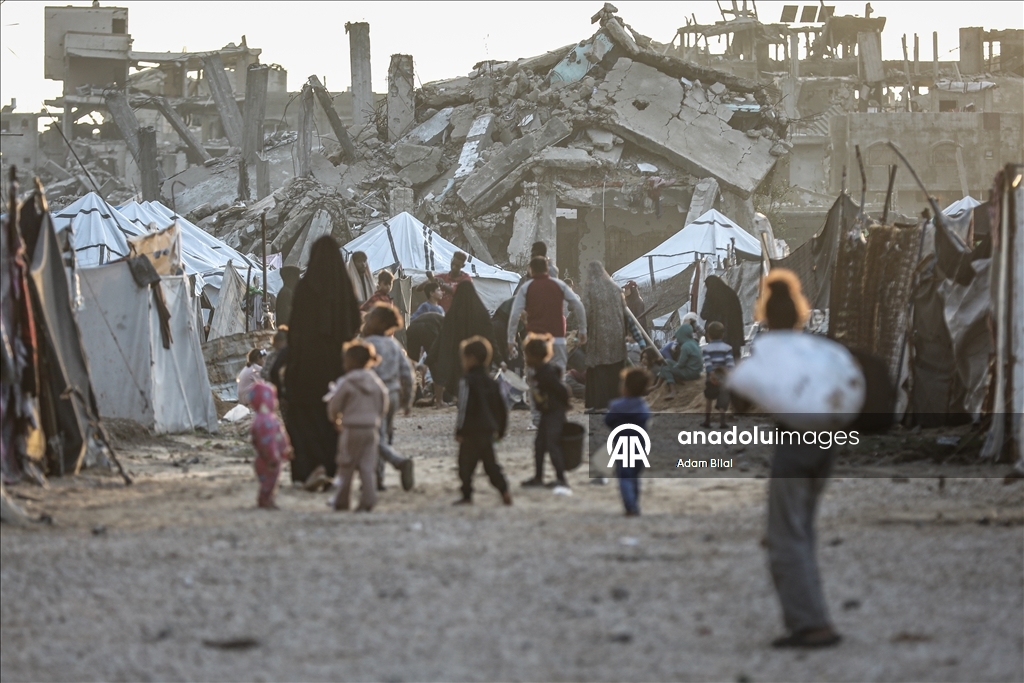 Gazze’de yağışlar yerinden edilenlerin yaşamını zorlaştırdı