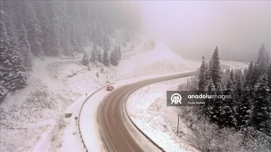 Ilgaz Dağı'nda kar ve sis etkili oldu
