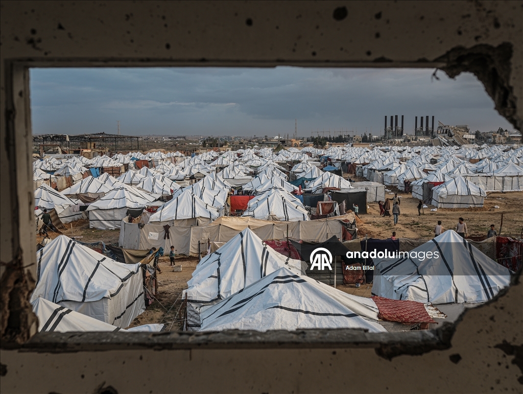Gazze’de yağışlar yerinden edilenlerin yaşamını zorlaştırdı
