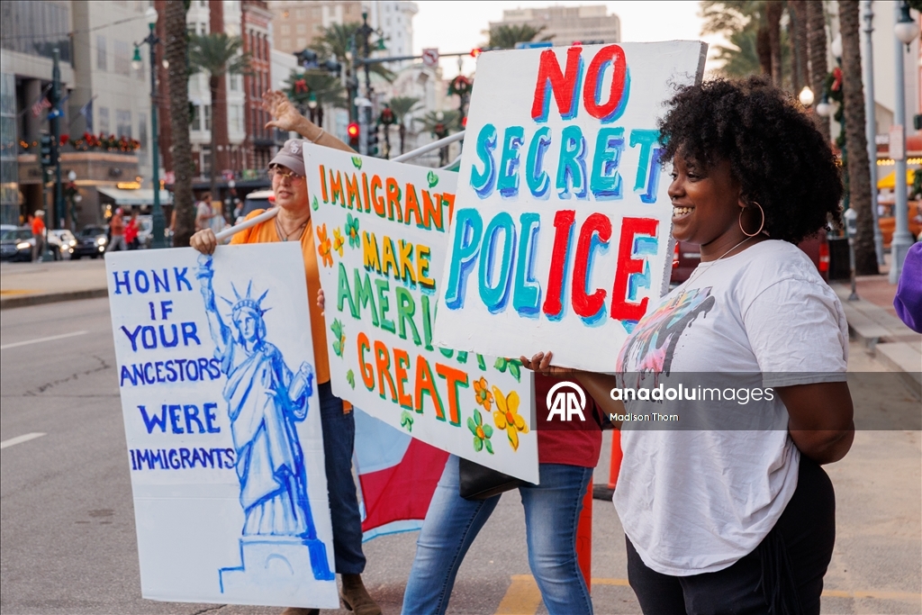 В США прошли протесты против операции по депортации мигрантов «Catahoula Crunch»