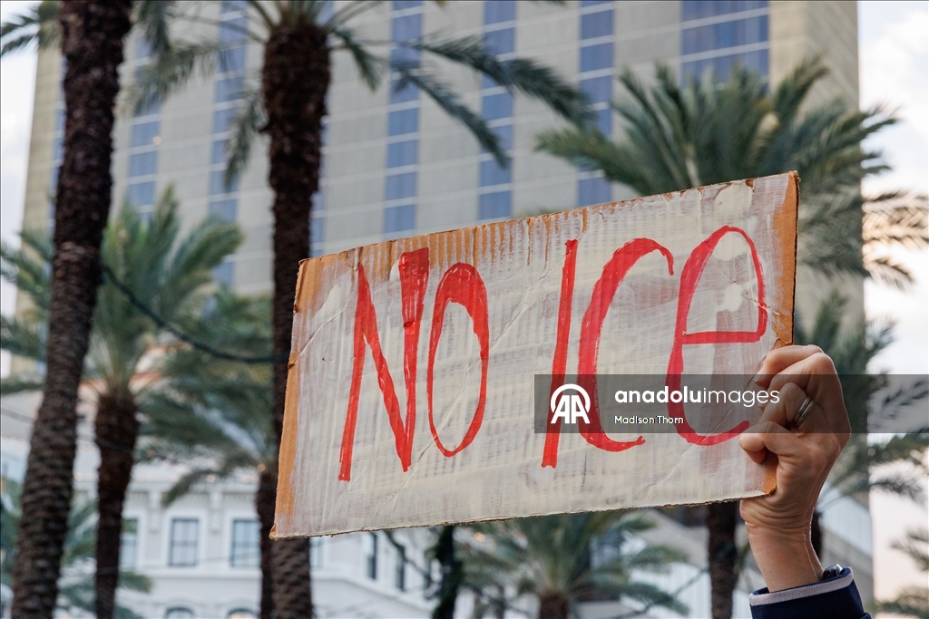 В США прошли протесты против операции по депортации мигрантов «Catahoula Crunch»