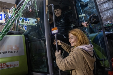 Греческие фермеры провели акцию протеста у офисов депутатов правящей партии