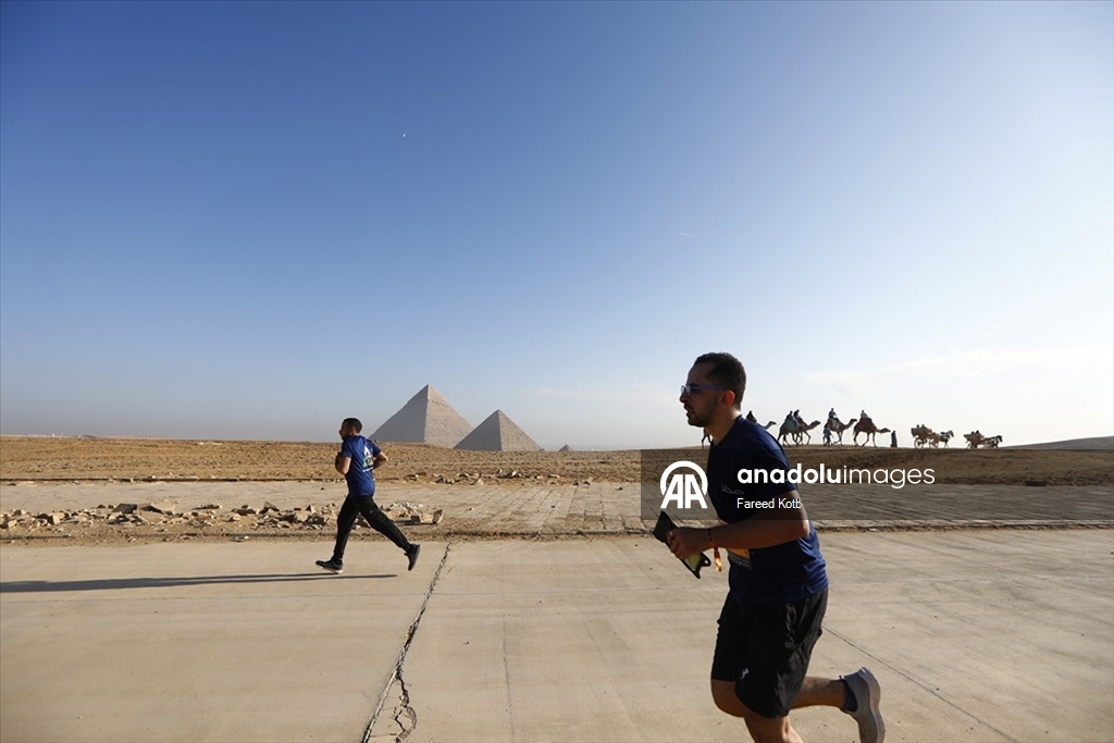 Mısır'da 'Piramitler Yarı Maratonu'