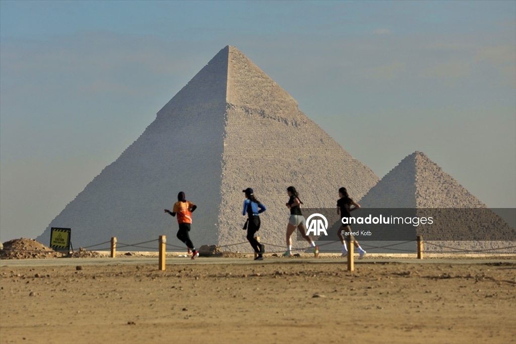 Mısır'da 'Piramitler Yarı Maratonu'