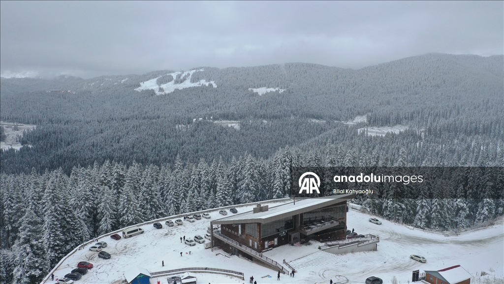 Yurduntepe Kayak Merkezi'nde kar yağışı etkili oldu