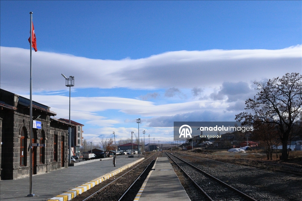 Kars'ta mercek bulutları güzel görüntü oluşturdu