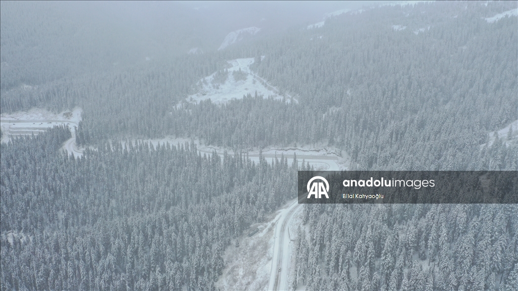 Yurduntepe Kayak Merkezi'nde kar yağışı etkili oldu