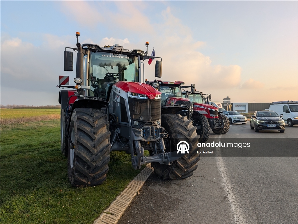 Во Франции ширятся протестные акции фермеров
