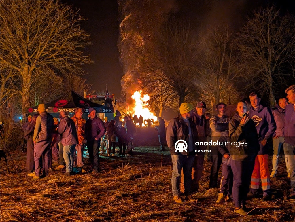 Во Франции ширятся протестные акции фермеров