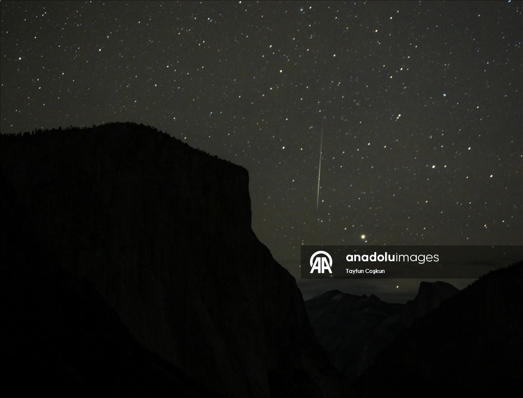Yosemite Ulusal Parkı'nda Geminid meteor yağmuru