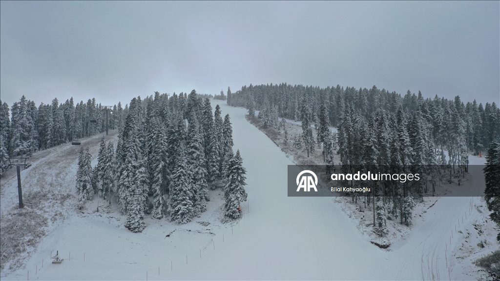 Yurduntepe Kayak Merkezi'nde kar yağışı etkili oldu