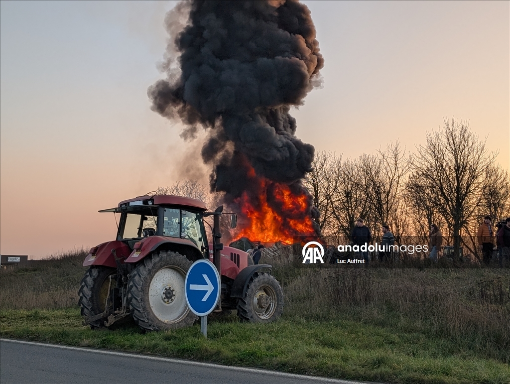 Во Франции ширятся протестные акции фермеров