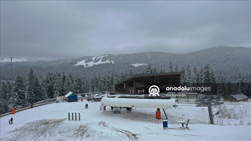 Yurduntepe Kayak Merkezi'nde kar yağışı etkili oldu