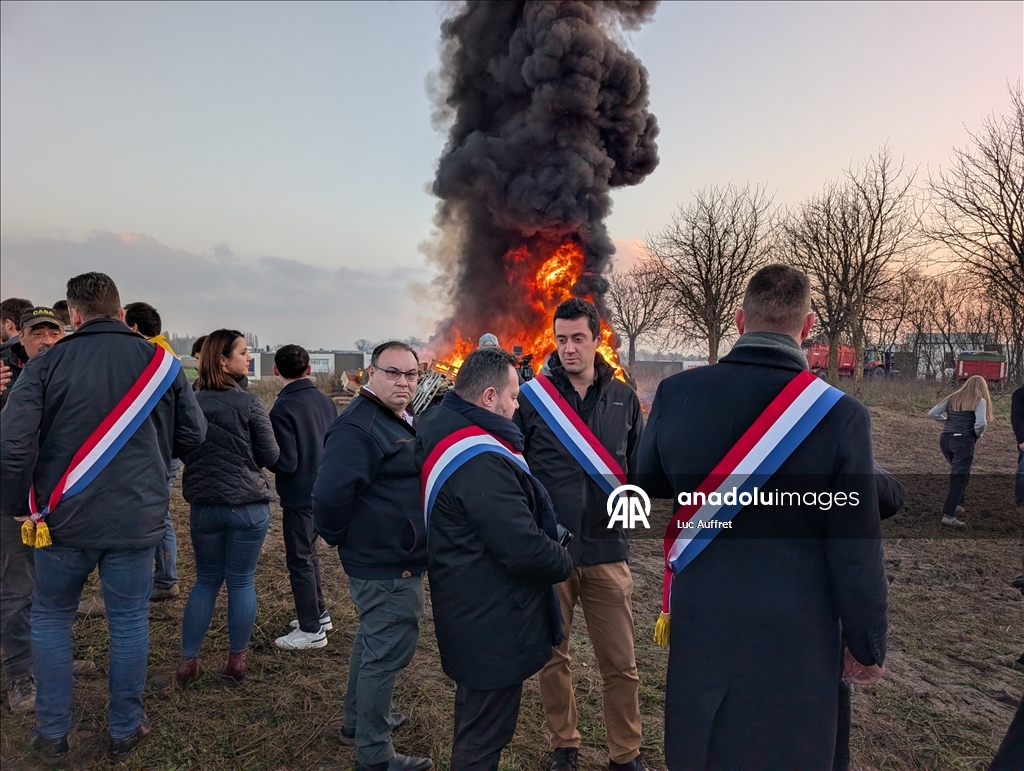 Во Франции ширятся протестные акции фермеров