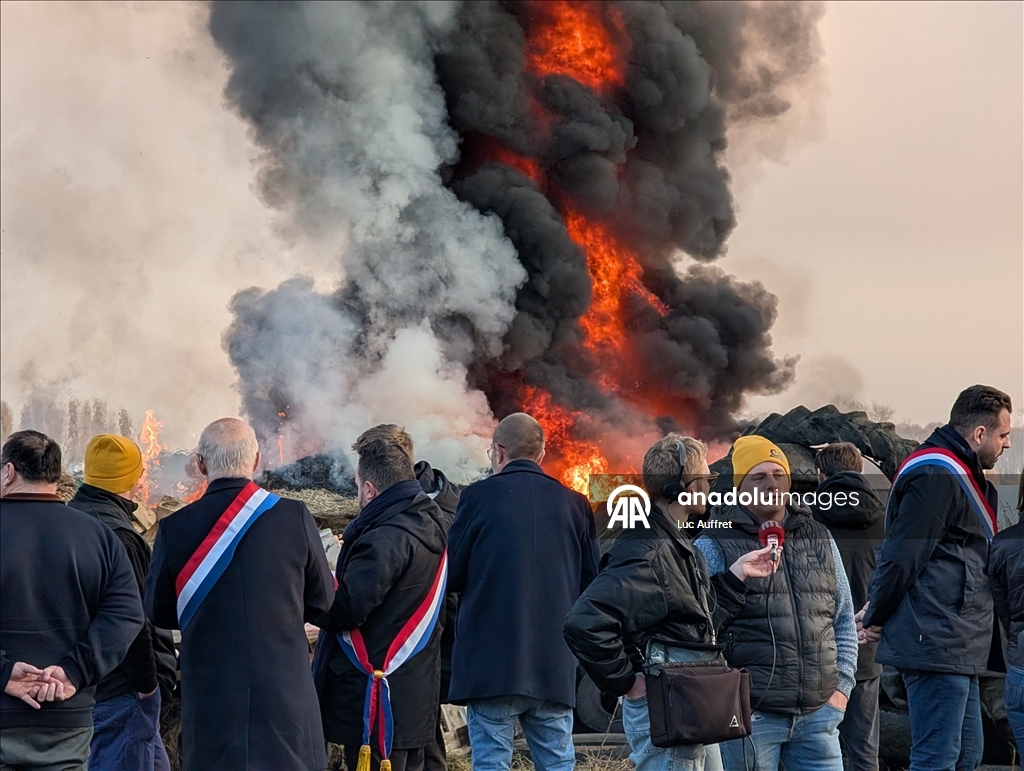 Во Франции ширятся протестные акции фермеров