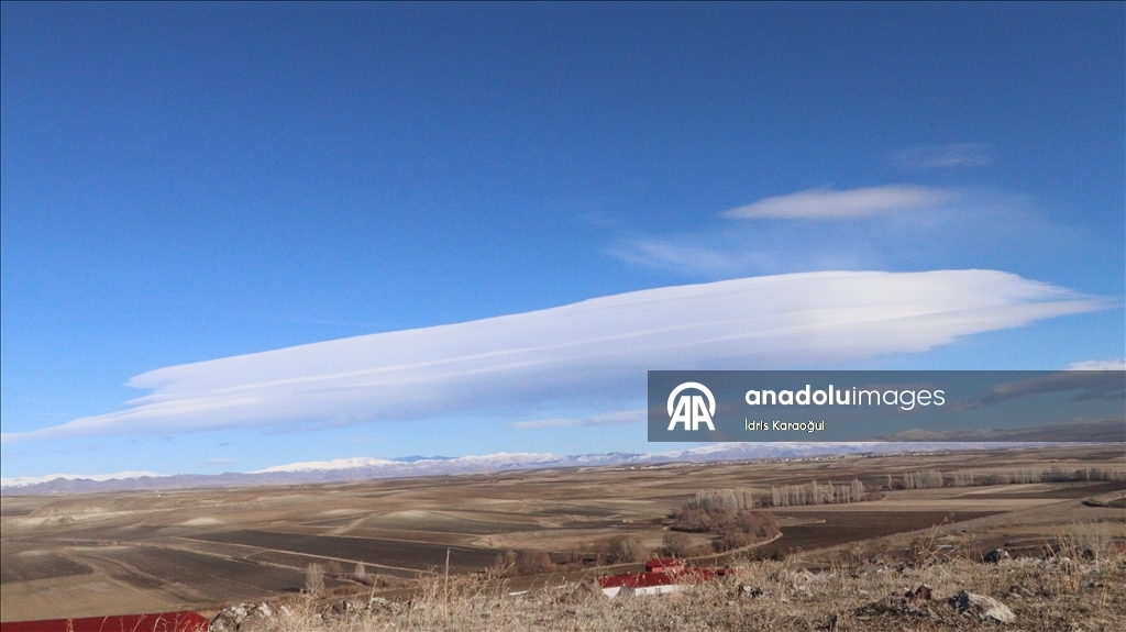 Kars'ta mercek bulutları güzel görüntü oluşturdu