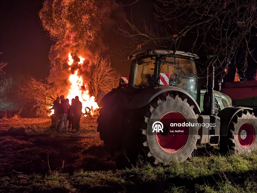 Во Франции ширятся протестные акции фермеров
