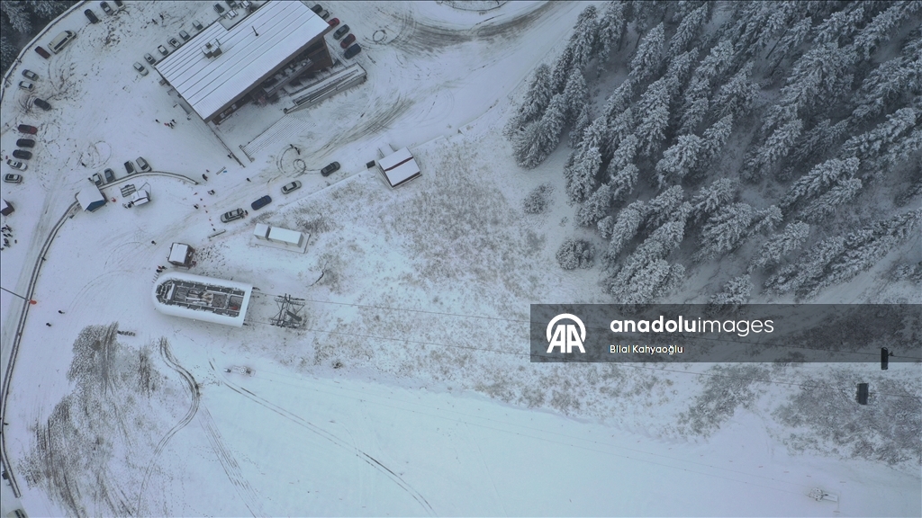 Yurduntepe Kayak Merkezi'nde kar yağışı etkili oldu