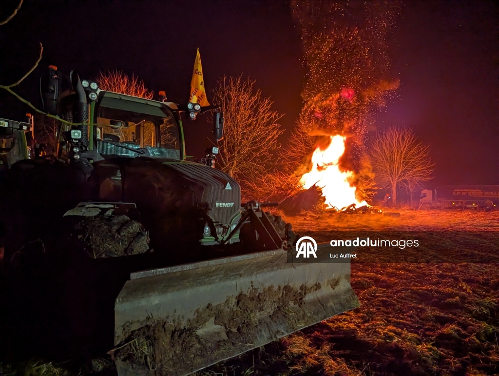 Во Франции ширятся протестные акции фермеров