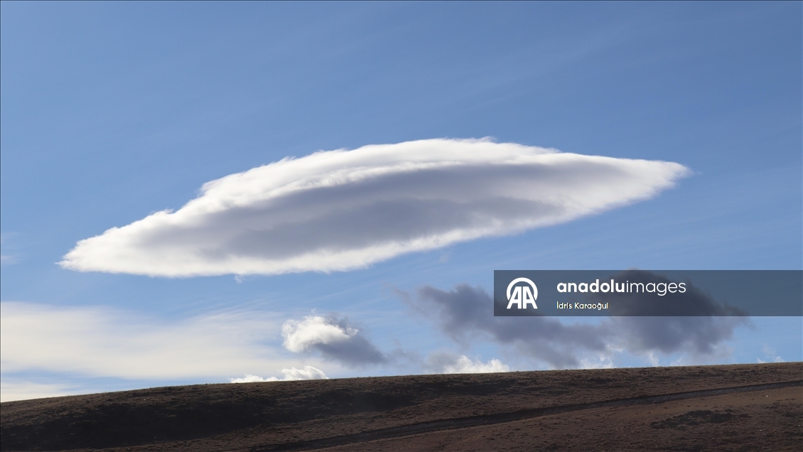 Kars'ta mercek bulutları güzel görüntü oluşturdu