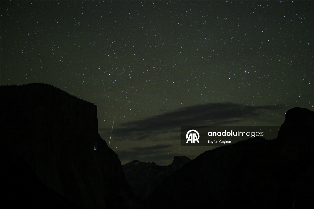 Yosemite Ulusal Parkı'nda Geminid meteor yağmuru