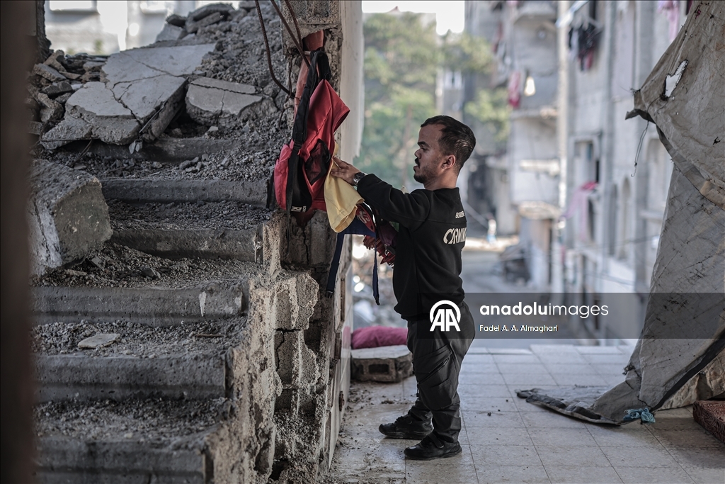 Gazze’de Ahmed Ebu Seker, kayıplarına rağmen çocuklara umut oluyor