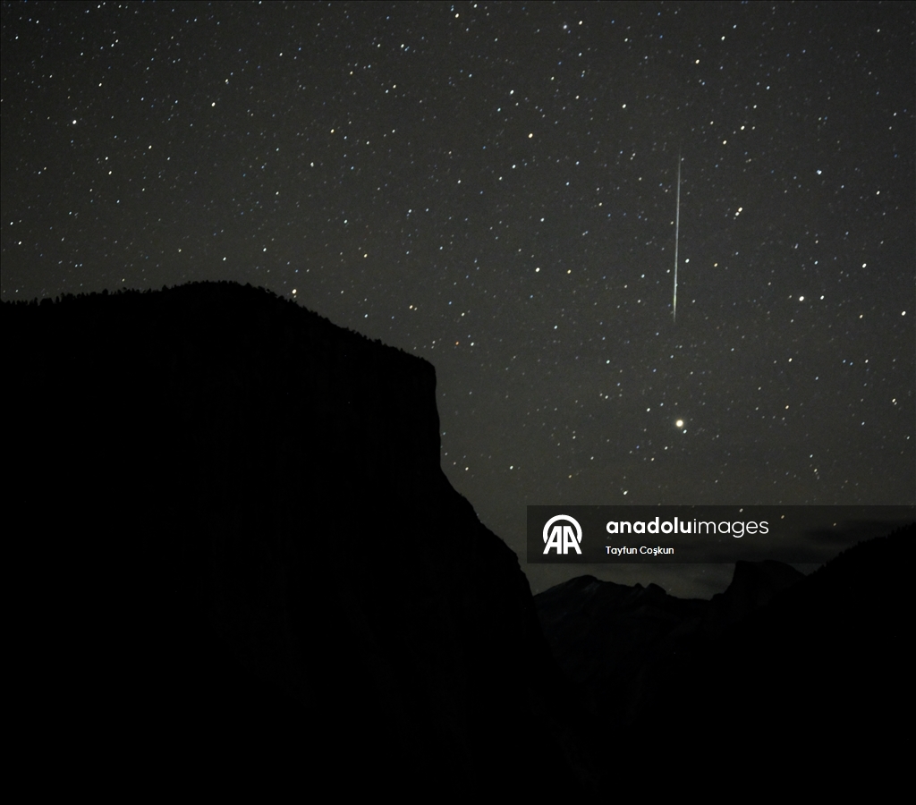 Yosemite Ulusal Parkı'nda Geminid meteor yağmuru
