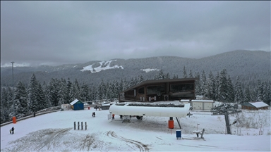 Yurduntepe Kayak Merkezi'nde kar yağışı etkili oldu