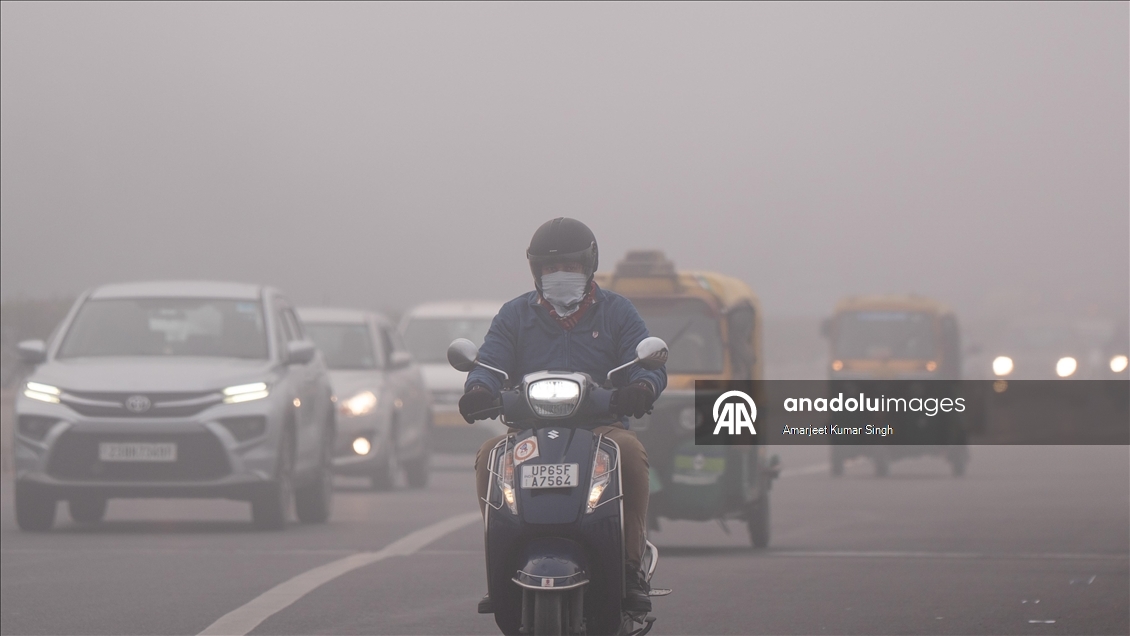 Hindistan’ın başkenti Yeni Delhi’de hava kirliliği tehlikeli seviyeye yaklaştı