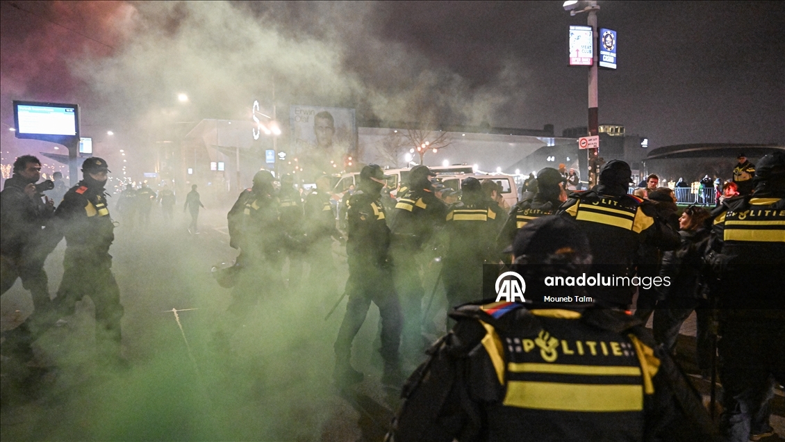 Amsterdam'da Hanuka konseri öncesi protestoda polis ile göstericiler arasında arbede yaşandı