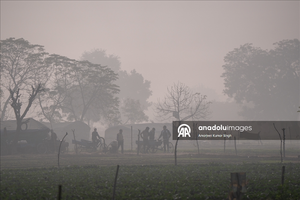 Hindistan’ın başkenti Yeni Delhi’de hava kirliliği tehlikeli seviyeye yaklaştı