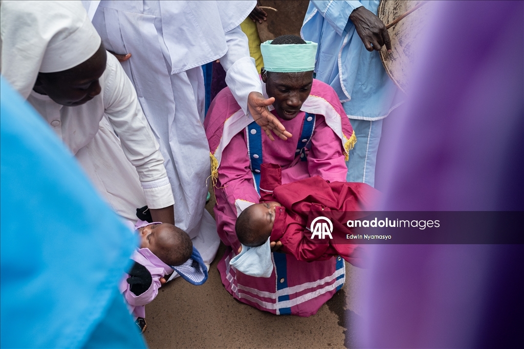 “Baby Tossing” ritual in Nairobi's Kibera