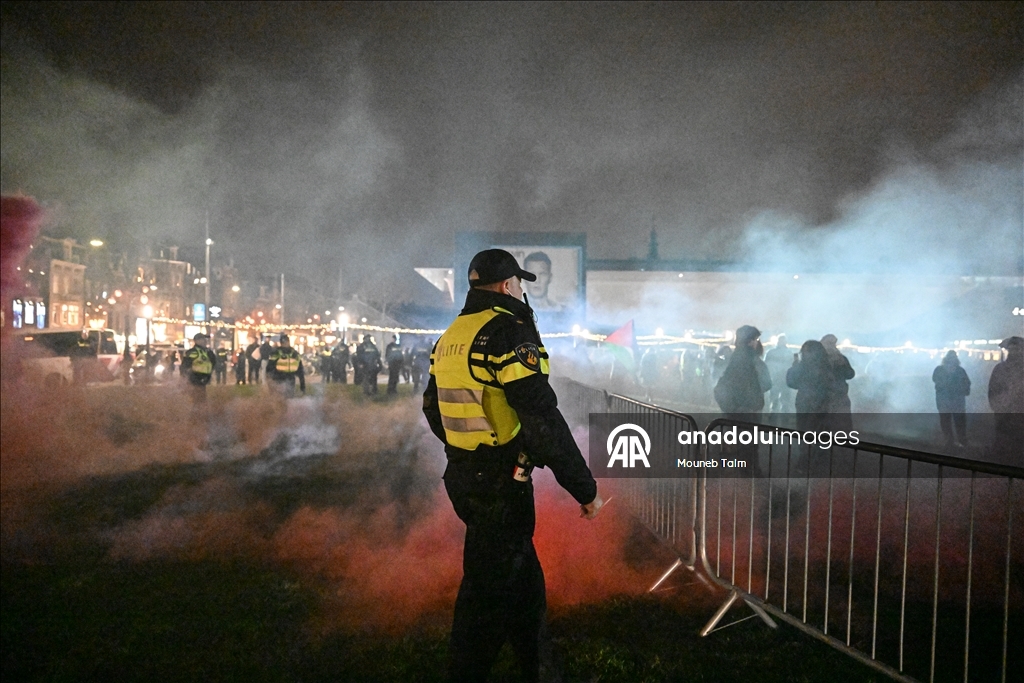 Amsterdam'da Hanuka konseri öncesi protestoda polis ile göstericiler arasında arbede yaşandı