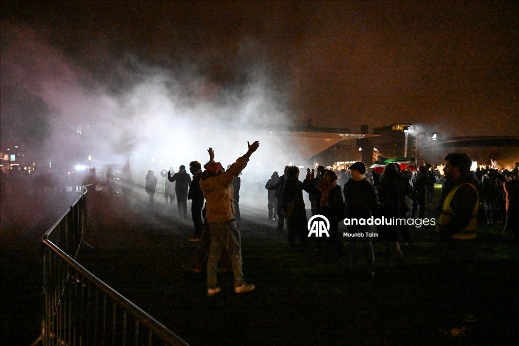 Amsterdam'da Hanuka konseri öncesi protestoda polis ile göstericiler arasında arbede yaşandı