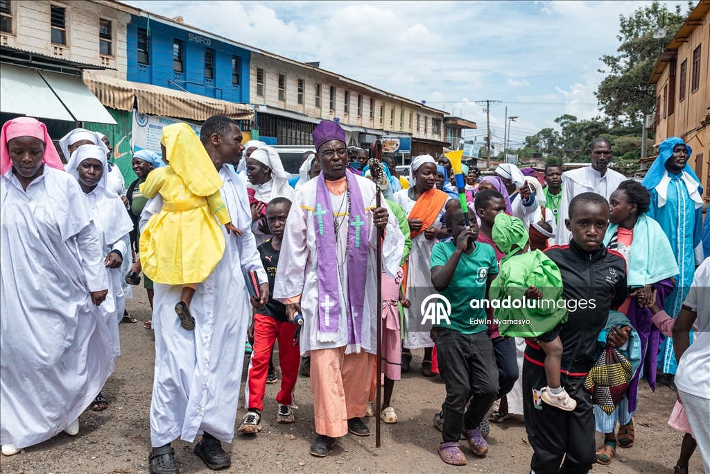 “Baby Tossing” ritual in Nairobi's Kibera