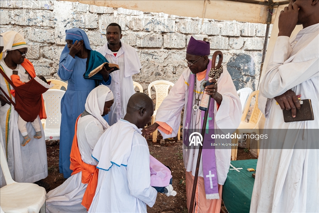 “Baby Tossing” ritual in Nairobi's Kibera